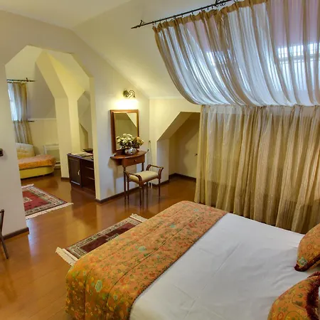 Paris Boutique 4*