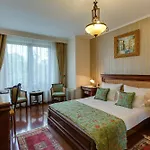 Paris Boutique Hotel 4*