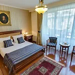 Paris Boutique Hotel 4*