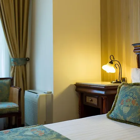 Paris Boutique 4*