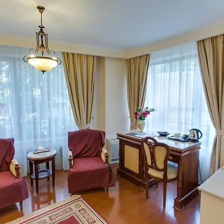 Paris Boutique 4* Boekarest