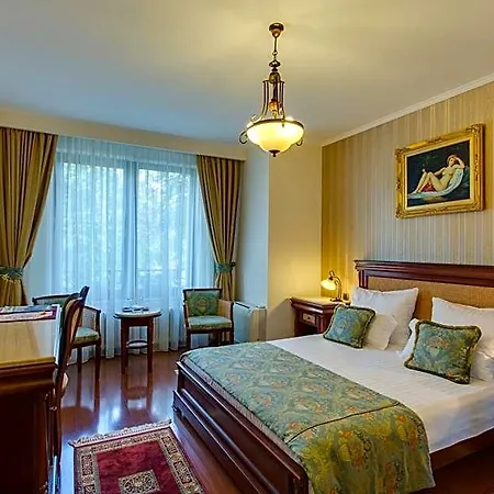 Paris Boutique Hotel 4*