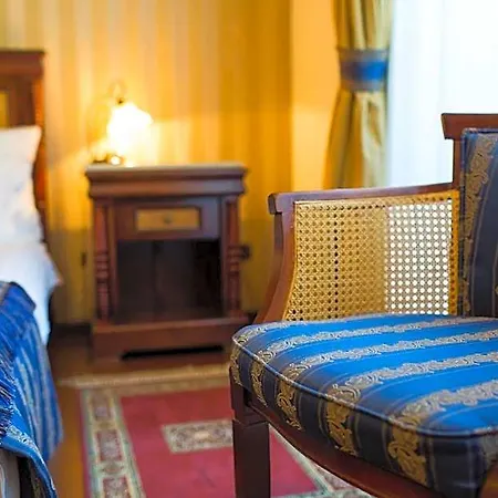 Paris Boutique Hotel 4*