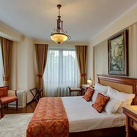 Paris Boutique Hotel 4*