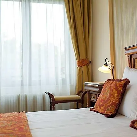 Paris Boutique Hotel