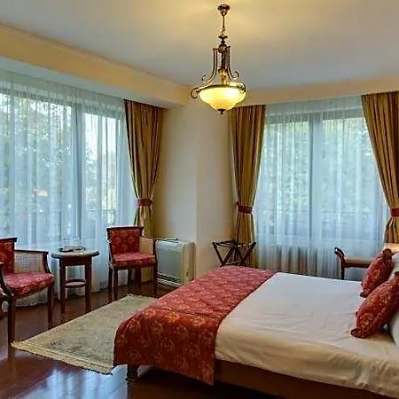 Paris Boutique Hotel 4*
