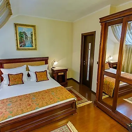 Paris Boutique Hotel 4*