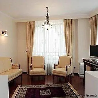 מלון Paris Boutique 4*