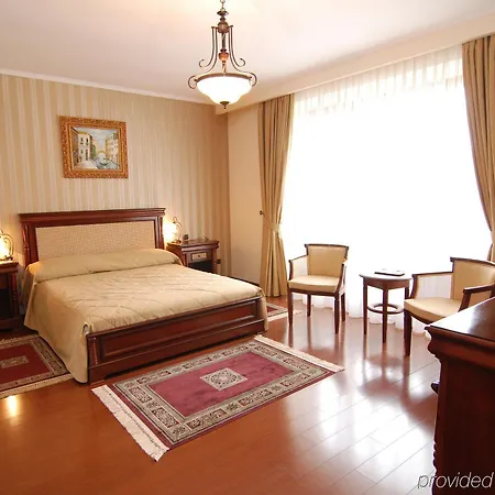 Paris Boutique 4*