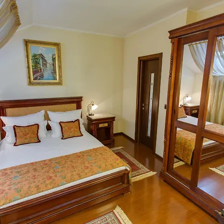 Paris Boutique 4*