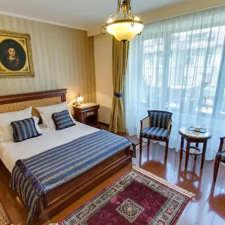 Paris Boutique Hotell 4*