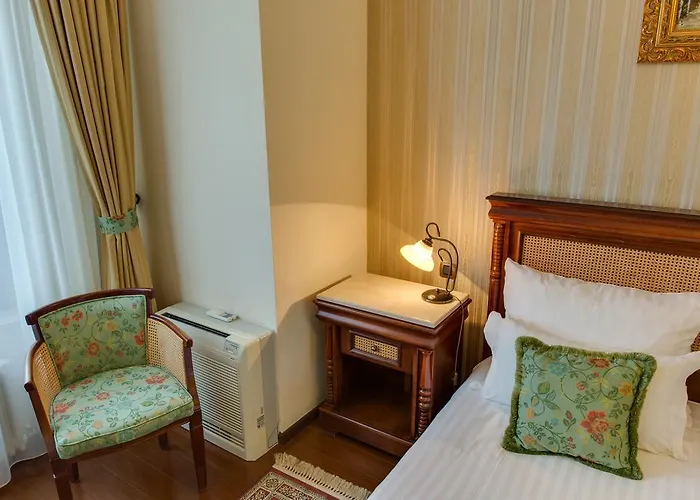 Hotell Paris Boutique 4*