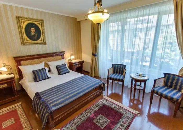 Paris Boutique Hotel 4*