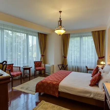 Paris Boutique Hotel 4*